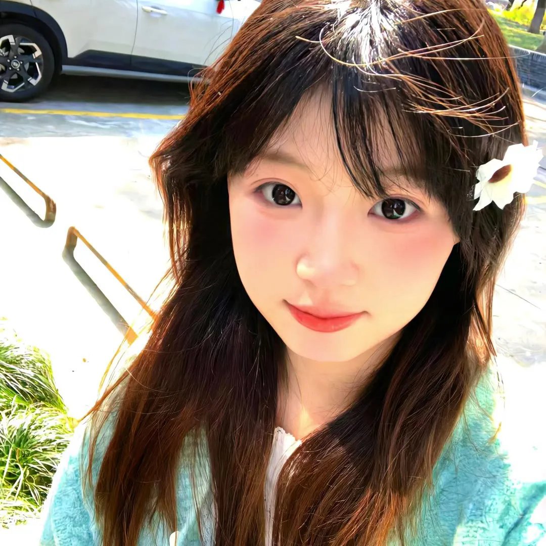 不发光的太阳 海报